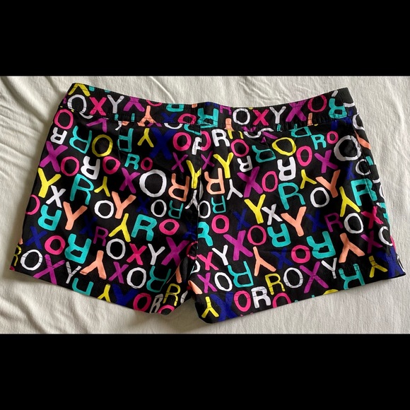 Roxy Girl Shorts in XS - Picture 2 of 3